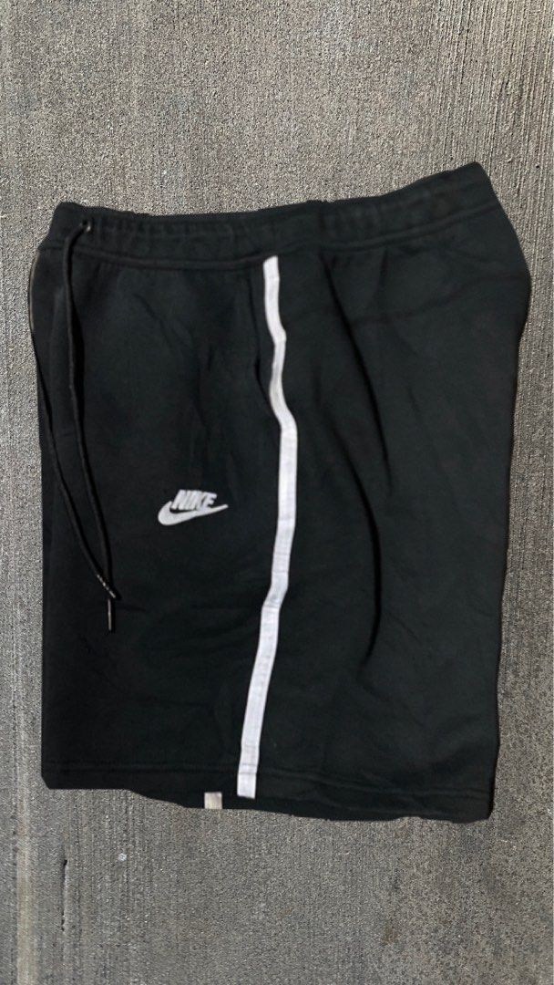Nike Sweat short (Category: Looking For) located in Batangas. Submitted by khazersobranglegit (Listing ID 1457440963, Image 2). Description: .