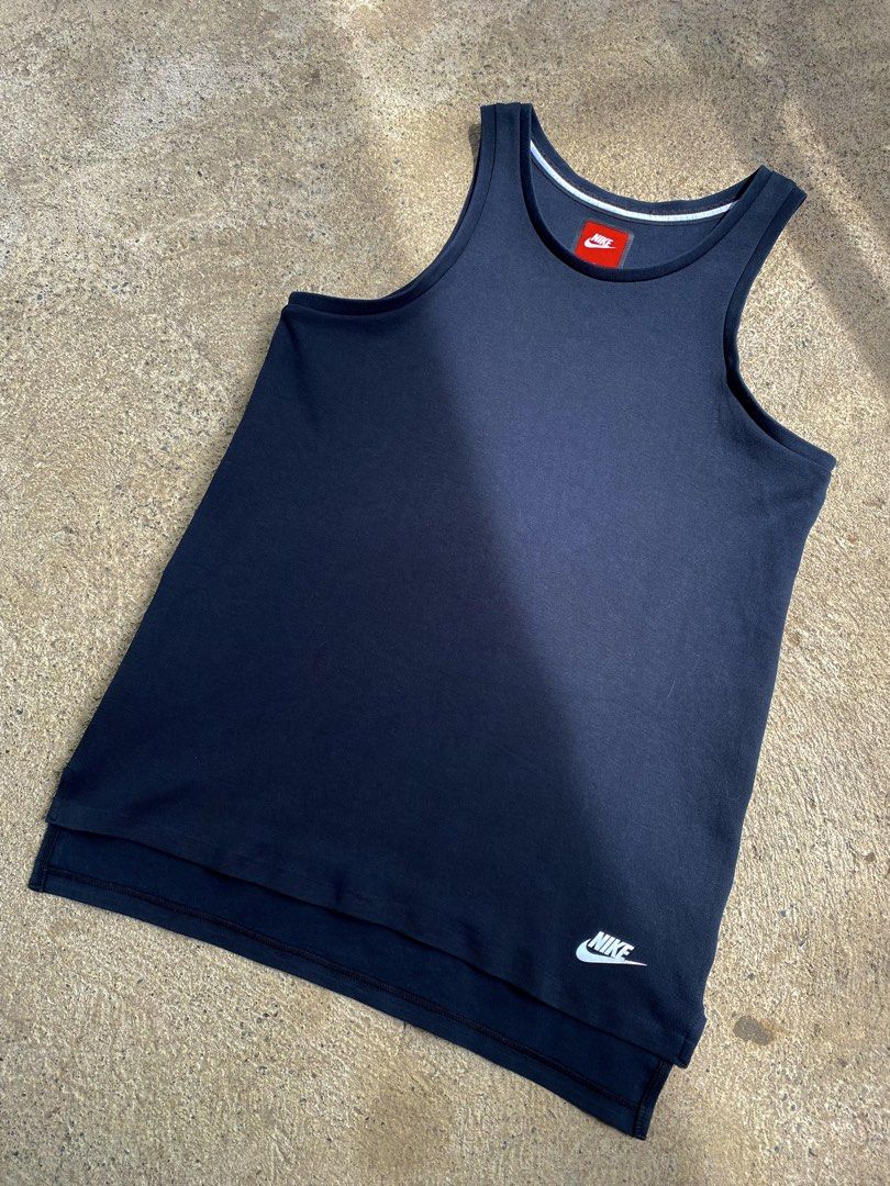 Nike Tech Fleece (Category: Tshirts & Polo Shirts ) located in Bayombong. Submitted by fliptique (Listing ID 1457478351, Image 1). Description: Nike Tank Top Tech Fleece Excellent Condition Size : Medium Dimes : 20”x29”31.3” Shoulder To Shoulder : 12.3” Hem : 21” Color Rate : 9 Issue : ❌❌❌ 550 + sf Nueva Vizcaya Loc Hit a message if interested .