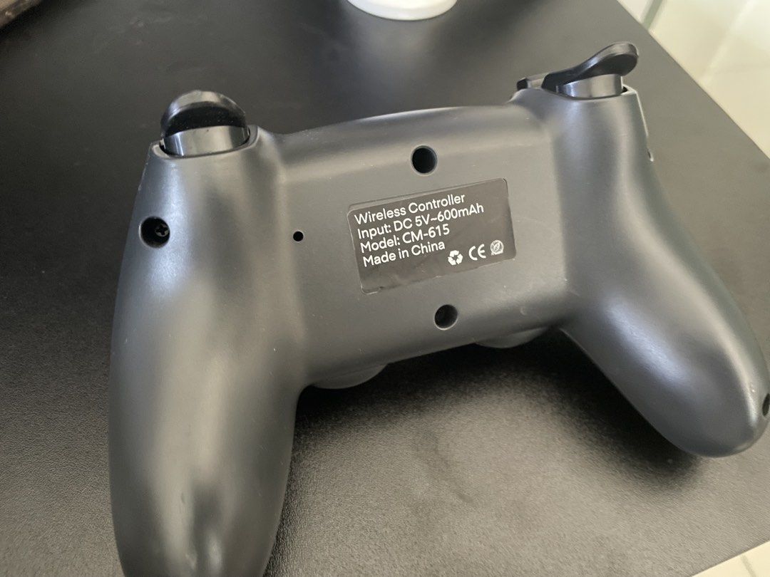 Nintendo Switch Remote Controller (Category: Controllers) located in Temerloh. Submitted by thelepak (Listing ID 1457391994, Image 2). Description: Switch Nintendo Bluetooth Controller .