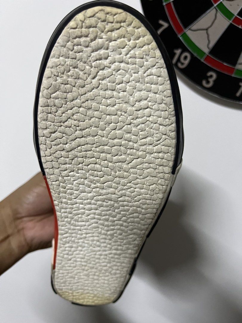 Off -white (Category: Sneakers) located in Kuala Lumpur. Submitted by hearuharry (Listing ID 1457512787, Image 2). Description: Off -white sneaker Size Eu 41 Light use Good condition 8/10 Original butik.