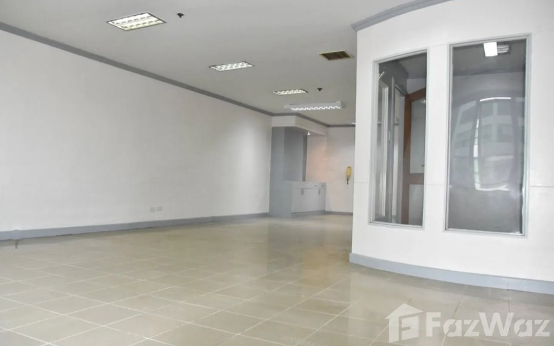 Office for rent at Prestige Tower (Category: Apartments & Condos) located in Makati City. Submitted by propertyproph (Listing ID 1457353840, Image 2). Description: 🏢 For Rent – Move-In Ready 100 sqm Office at Prestige Tower, Ortigas Set up your business in a prime Ortigas location with this 100 sqm office space at Prestige Tower along Emerald Avenue. Located on the 16th floor, the office is already fitted with practical subdivisions and work are
