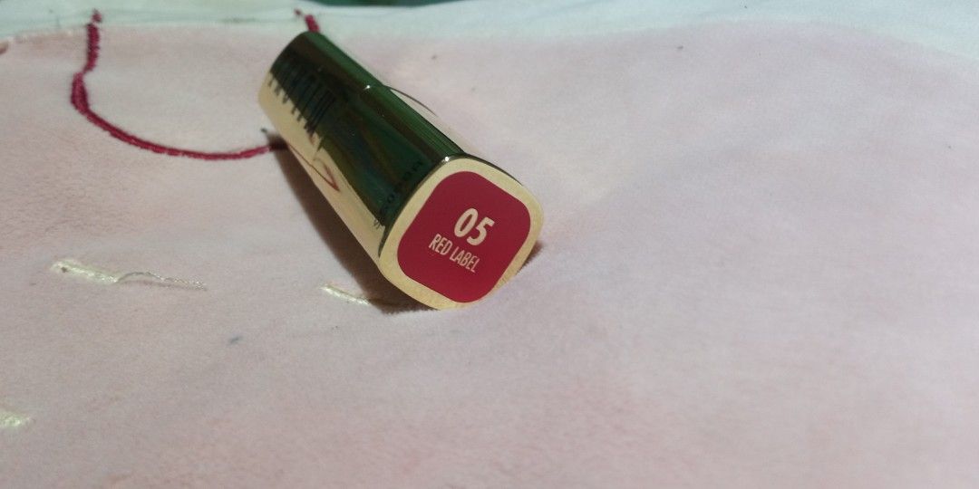 Original Milani Lipstick (Category: Makeup) located in Manila. Submitted by yhunamartinez_.03 (Listing ID 1457438771, Image 2). Description: .