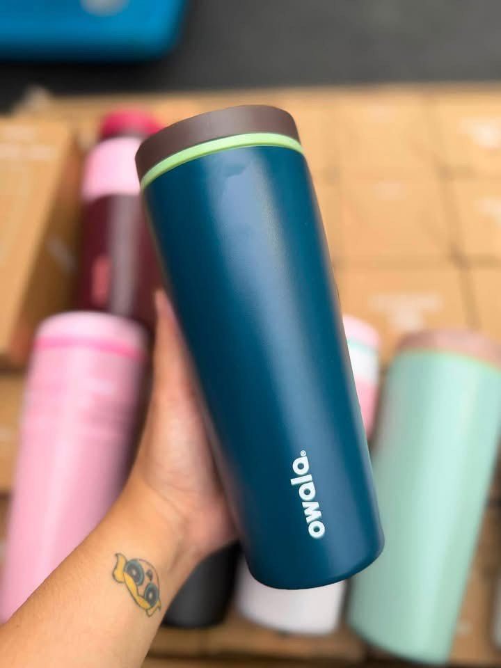 OWALA SALE - 1,000 ALL ITEMS (Category: Water Bottles & Tumblers) located in Manila. Submitted by thecozycartel (Listing ID 1457475879, Image 3). Description: YOU GET 32oz OWALA FOR 1,000 PHP ONLY!! ALL PLAIN AND DESIGNS ARE 1,000 DM TO AVAIL! LOC: Manila.