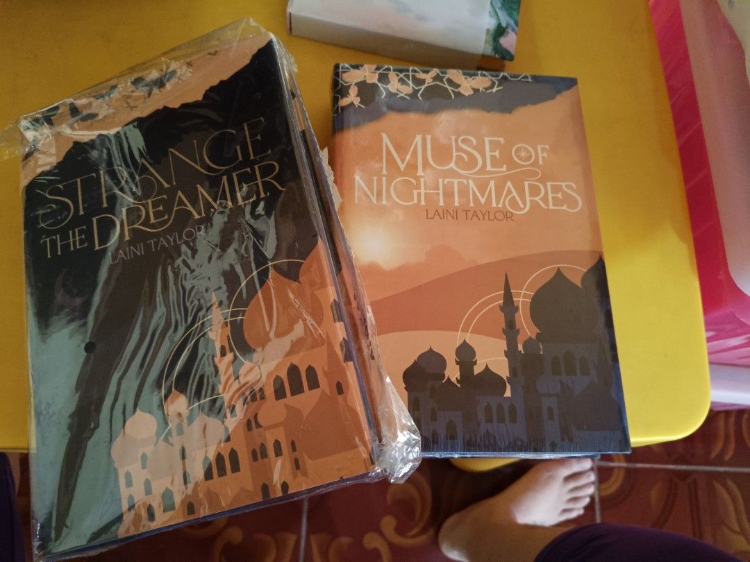 OWLCRATE Strange the Dreamer Set (Category: Storybooks) located in Dasmarinas. Submitted by readerray (Listing ID 1457376434, Image 3). Description: OWLCRATE Strange the Dreamer Set 6k pesos Great condition Nasa loob ng books yung bookmarks and such Please note that there may be slight dents or folds caused during shipping when I received the item. These minor imperfections do not affect the overall quality of the books. If there are any major fl