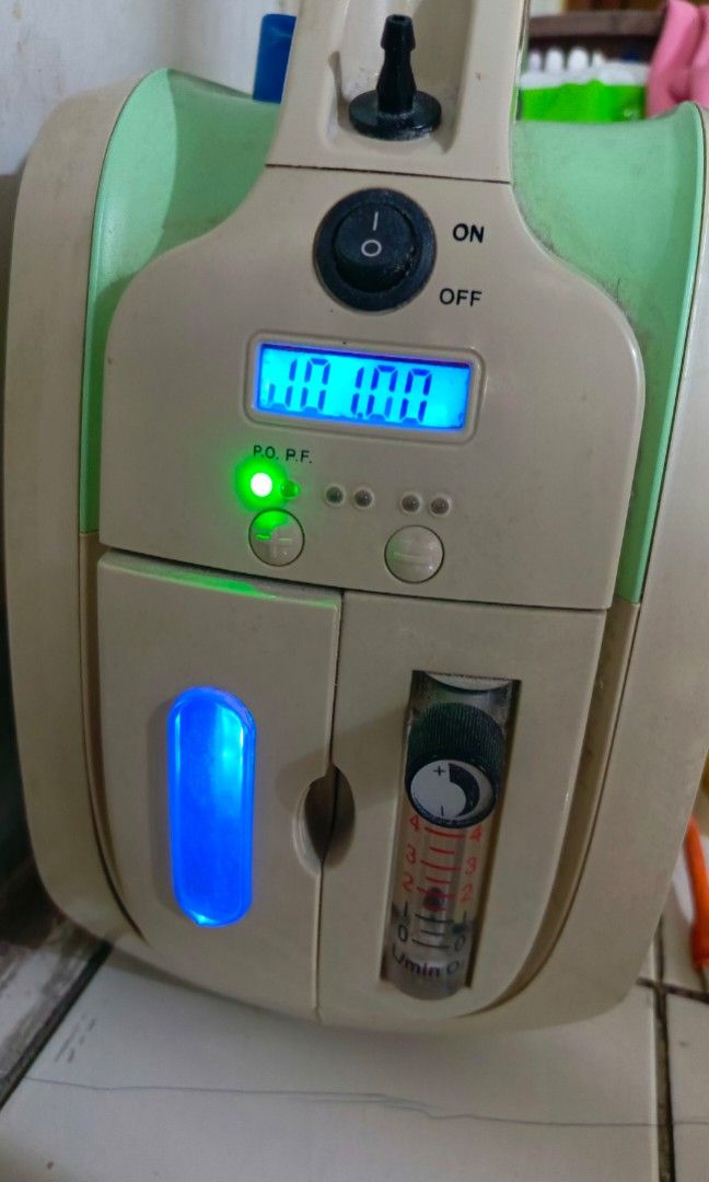 Oxygen Concentrator (Category: Medical Supplies & Tools) located in Manila. Submitted by ronzky19 (Listing ID 1441963831, Image 1). Description: working see photo, location Paco manila St.Pius X School.