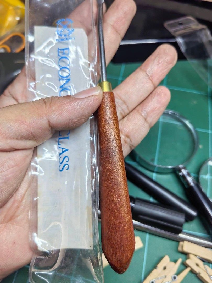 Pallette Knife No.12 (Category: Craft Supplies & Tools) located in Cebu City. Submitted by dudes_villanueva (Listing ID 1457463424, Image 2). Description: Pallette Knife - Stainless Steel Artist Painting and Mixing Palette Knife (or craft spatula) No. 12 Brand New 📌 Specifically marked with "Cross Knife No. 12" on the blade. 2 Pcs Available..