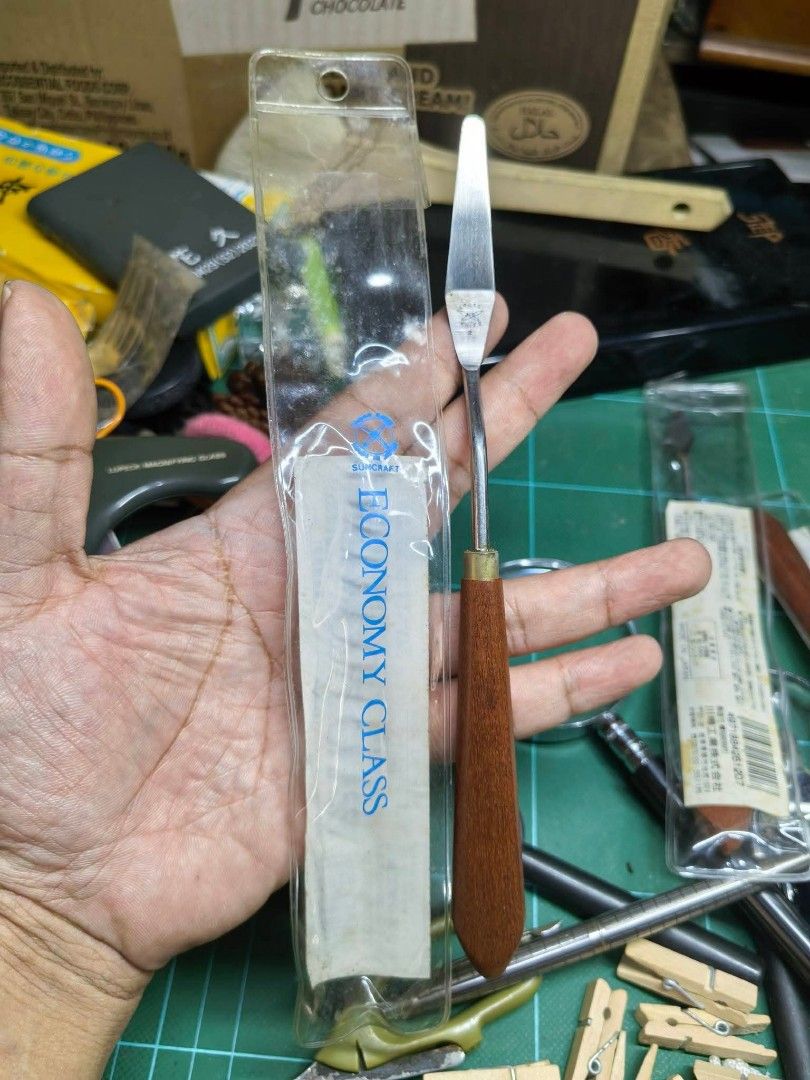Pallette Knife No.2 (Category: Craft Supplies & Tools) located in Cebu City. Submitted by dudes_villanueva (Listing ID 1457463944, Image 1). Description: Pallette Knife - Stainless Steel Artist Painting and Mixing Palette Knife (or craft spatula) No. 2 Brand New 📌 Specifically marked with "Cross Knife No. 2" on the blade..