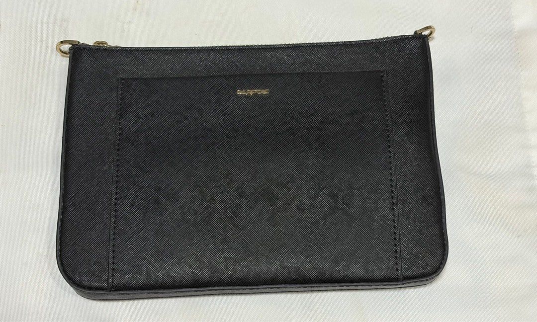 Parfois Small Crossbody bag Black (Category: Cross-body Bags) located in Caloocan City. Submitted by sadfries2019 (Listing ID 1457479619, Image 1). Description: Only used once No flaws Price is negotiable Parfois brand.