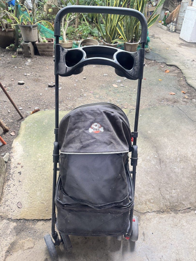 Pet Stroller (Category: Homes & Other Pet Accessories) located in San Leonardo. Submitted by rlanupol (Listing ID 1457363313, Image 2). Description: Hindi na nagagamit kasi malaki na dogs ko 🥹 Need lang linisan .