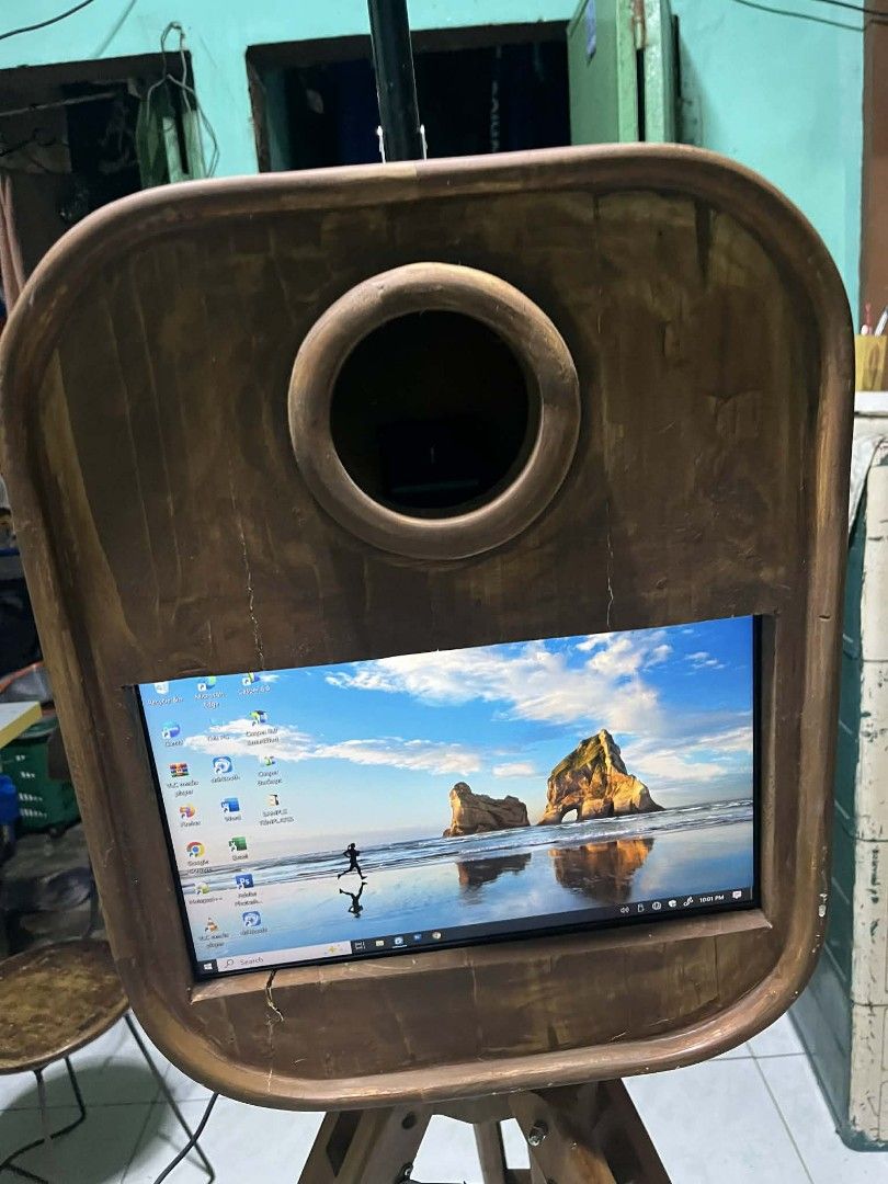PHOTOBOOTH MACHINE/KIOSK SETUP (Category: Looking For) located in Manila. Submitted by christine_goyo (Listing ID 1457370123, Image 1). Description: 📸 PHOTOBOOTH KIOSK FOR SALE! 📸 Looking for a photobooth setup for your business? 👀 📌Lahat na ng nasa pictures is kasama na ✨ Wooden photobooth enclosure 🖥️ With built-in touchscreen/tablet (all-in) 💼 Perfect for events or starting your own photobooth business 📸 Can be customized according to y