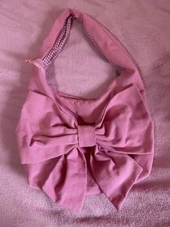 (Category: ) located in . Submitted by larasdecluttering (Listing ID 1457398564, Image 1). Description: .