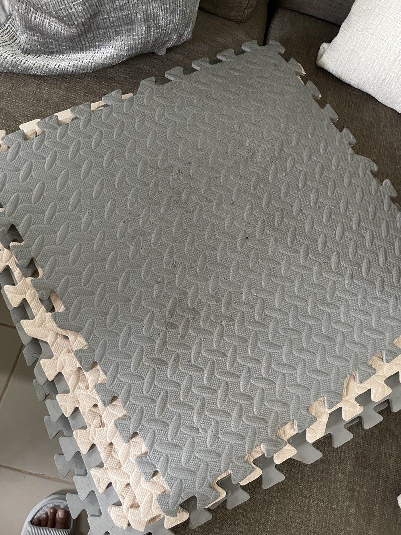 Playmat (Category: Changing Tables & Stations) located in Antipolo. Submitted by cheichic (Listing ID 1457380553, Image 3). Description: 8 piece playmat.