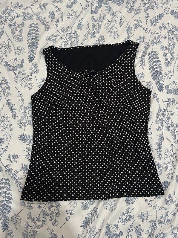 Polka Dot Top (Category: Sleeveless) located in Calamba. Submitted by thingsilovedd (Listing ID 1457365619, Image 2). Description: Size Small Non-stretch fabric, with inner lining.
