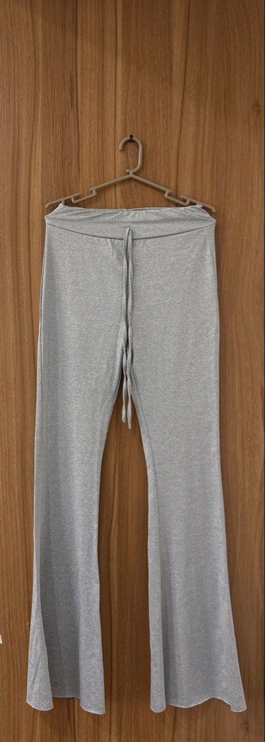 Polyester Flared Pants (Category: Activewear) located in Manila. Submitted by elixir26 (Listing ID 1457366772, Image 1). Description: Can fit S.