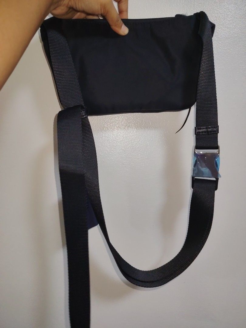 Prada body bag (Category: Cross-body Bags) located in Cainta. Submitted by tyra0521 (Listing ID 1457357554, Image 2). Description: .