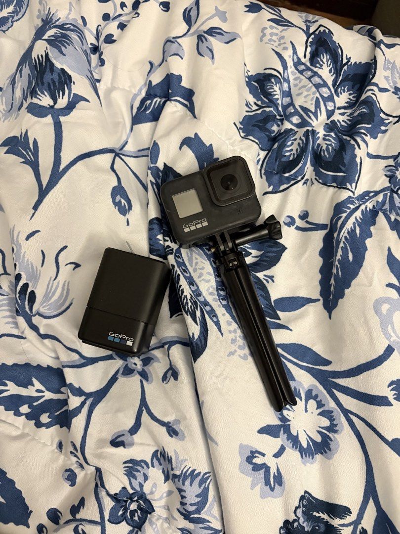 Preloved GoPro Hero 8 Black (Category: Video Cameras) located in Quezon City. Submitted by jamzx_17 (Listing ID 1457500490, Image 1). Description: Bundle comes with: - Preloved GoPro Hero 8 - 2 Original Battery - 1 Battery Charger (no wire, but type C lang naman ang need so easy to find naman) - Camera stand .