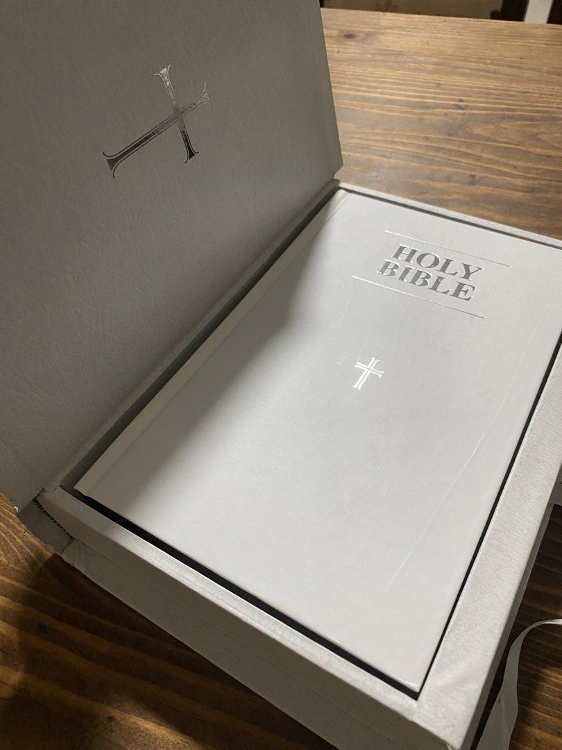 Presentation Bible for Wedding, Baptism (Category: Religion Books) located in Manila. Submitted by istinbari05430 (Listing ID 1457410007, Image 3). Description: .