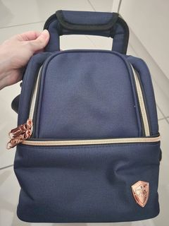 (Category: ) located in . Submitted by mycloset.fashion (Listing ID 1457381232, Image 1). Description: .