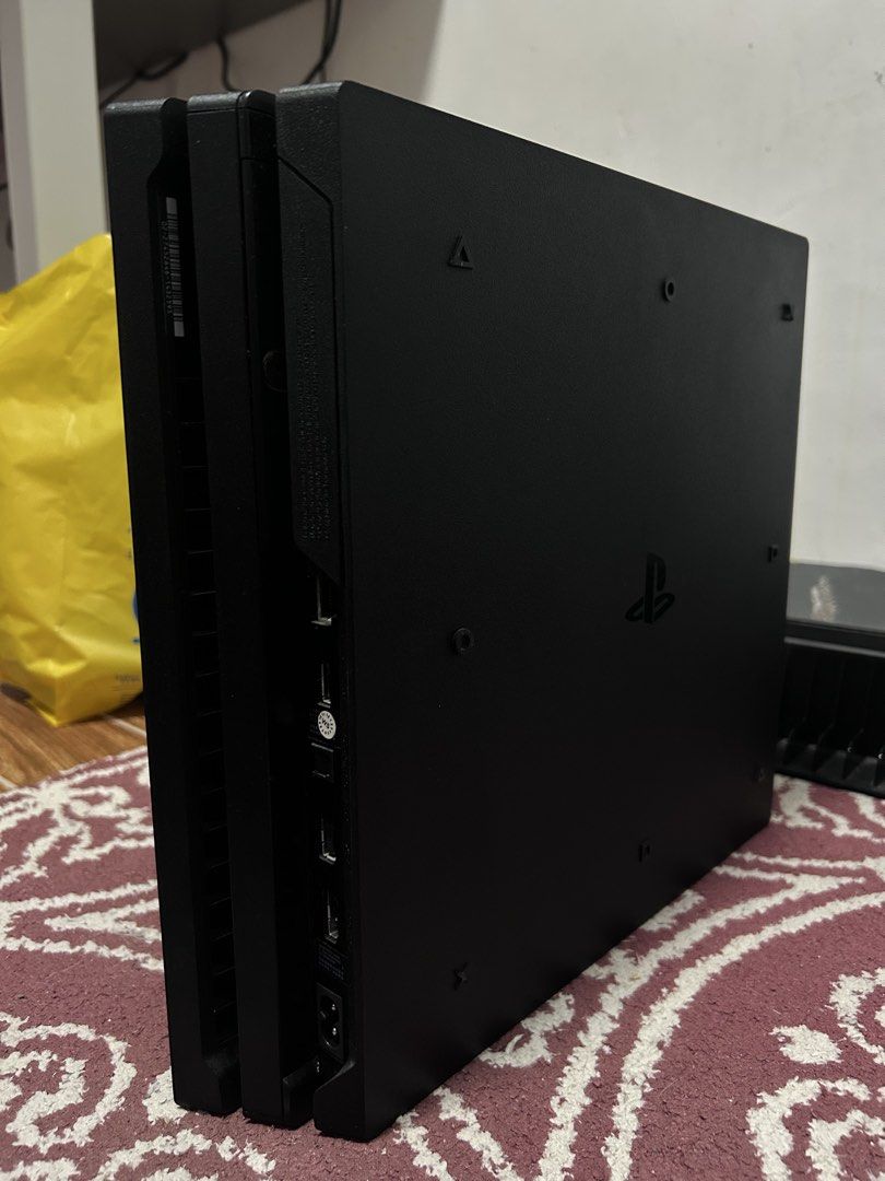 PS4 Pro 1TB + 10 Games (Category: PlayStation) located in Santa Maria. Submitted by jcthegreat13 (Listing ID 1457364149, Image 3). Description: Selling my PS4 Pro 1TB including 10 games. RFS: Upgrading to PS5.
