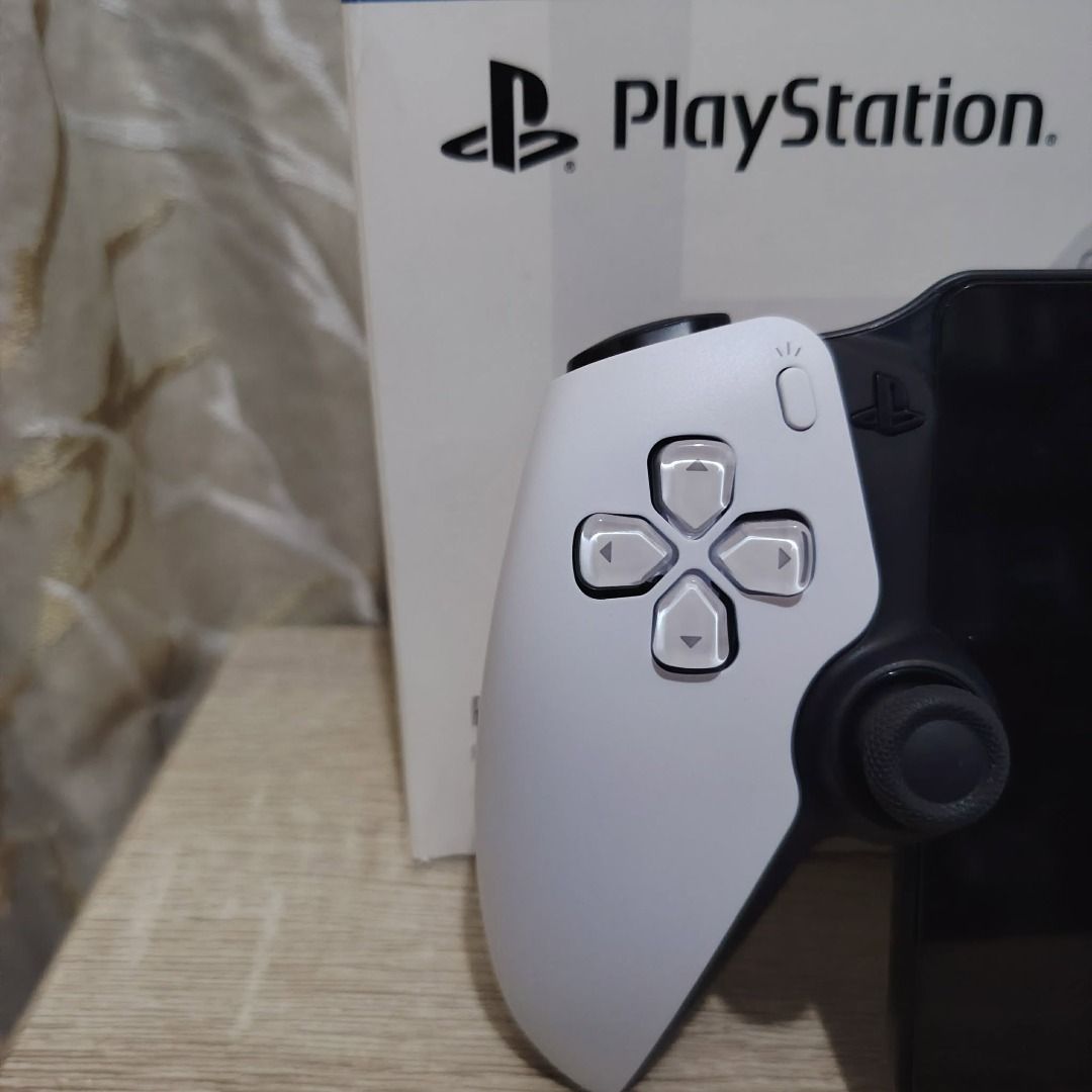 PS Portal PSPORTAL (Category: PlayStation) located in Paranaque City. Submitted by thebiskwitcompany (Listing ID 1457449039, Image 2). Description: #009 PS Portal P8,995 -Complete (box, unit, usb cable, manual) -No issue -Like New Condition -Play streaming games from your PS5 Console -ALso kahit wala kang PS5 you can play with PS Portal through onlien streaming (need PS+ Deluxe Sub to play) ****Free carry case na din Shipping through grab/lalamov