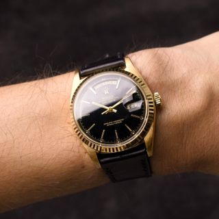 (Category: ) located in . Submitted by theswisswatcher (Listing ID 1457378940, Image 1). Description: .