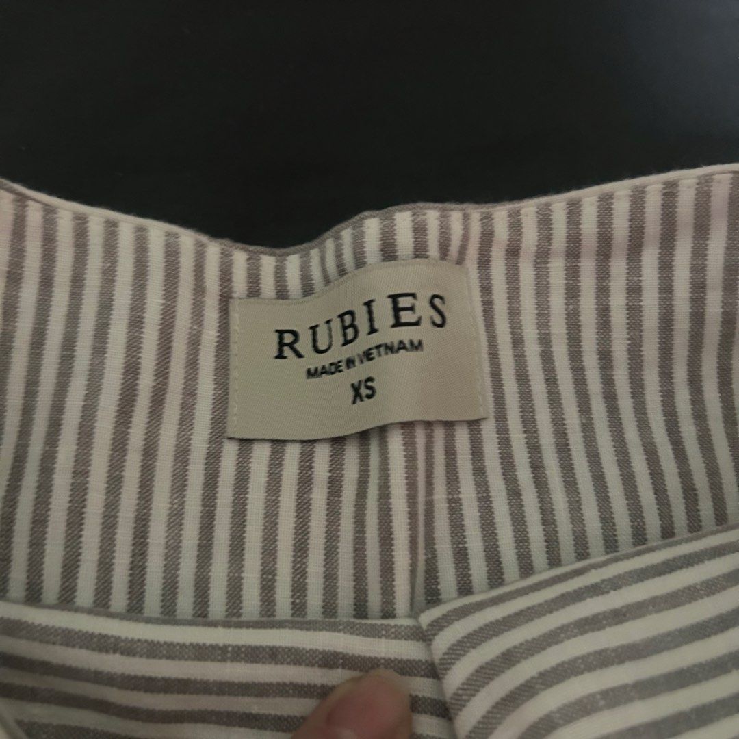 RUBIES Vietnam Linen Pants (Category: Other Bottoms) located in San Juan City. Submitted by e_declutters2019 (Listing ID 1457481515, Image 2). Description: • bought in Vietnam • size XS • has zipper closure • measurements posted .