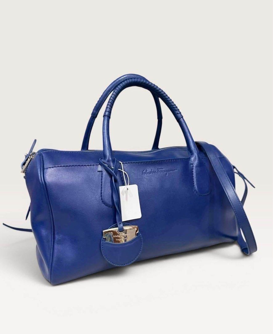 Salvatorre Ferragamo Boston Two Way (Category: Luxury Bags & Wallets) located in Antipolo. Submitted by leauthenticite2022 (Listing ID 1457461995, Image 3). Description: .