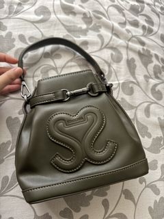 (Category: ) located in . Submitted by fen.preloved (Listing ID 1457376406, Image 1). Description: .