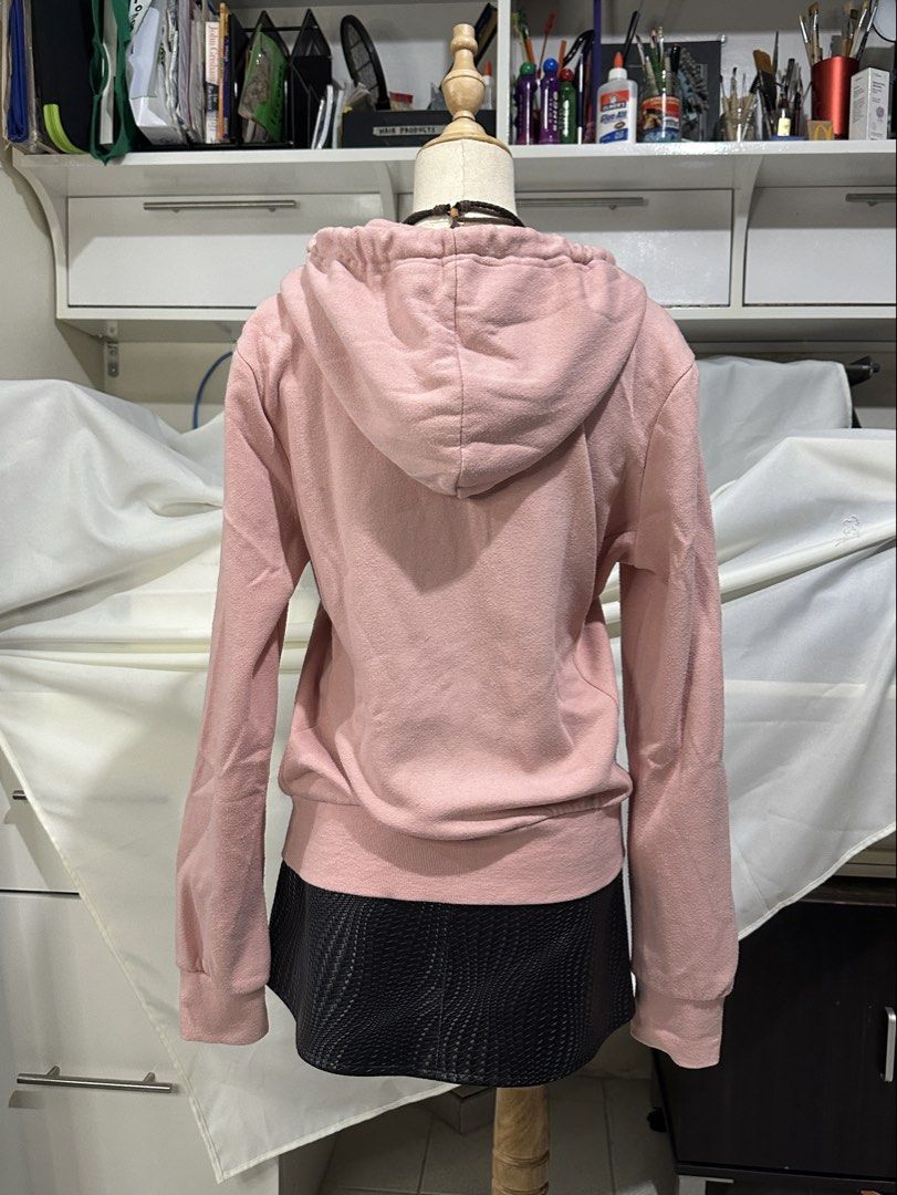 Slimfit Pink Hoodie Jacket (Category: Coats, Jackets and Outerwear) located in Caloocan City. Submitted by 444keeps (Listing ID 1457431963, Image 2). Description: 2000’s vibes! Size L on tag *slimfit sa L* .