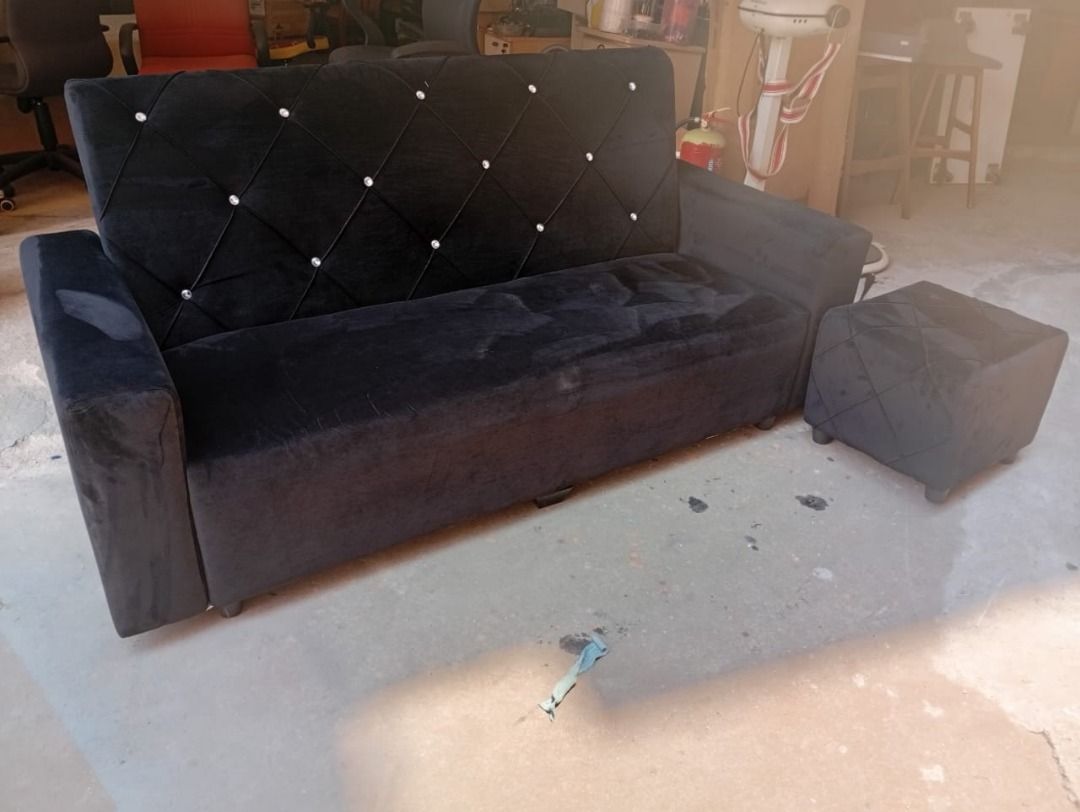 Sofa (Category: Sofas) located in Petaling Jaya. Submitted by nm016648427690 (Listing ID 1457452214, Image 3). Description: Sofa RM-400 Code :S-069 Stock Available : 1 Condition : Goods ** (ABOVE PRICE DOES NOT INCLUDE DELIVERY & INSTALLATION) ** We are specialist in BUY or SELL New/Used Home Furniture or Office Equipment [ Perabot Kita Furniture ] Address: L1-03 times 89 Jalan 8A/133, Taman Sri Sentosa, 58000,kuala Lumpur. OFFICE HOUR : 08:30 AM