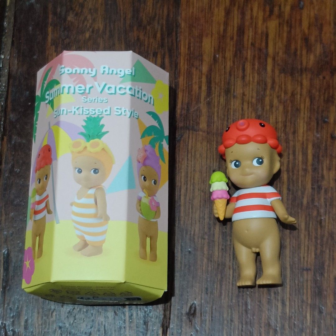 Sonny Angel Summer series-Octopus (Category: Designer & Blind Box Toys) located in Pasig City. Submitted by clarsethsof.ph (Listing ID 1457394554, Image 1). Description: Condition-used for display only nakalagay lang case. -good condition & original -no flaws -with its original box & unsealed foil rfs: decluttering.