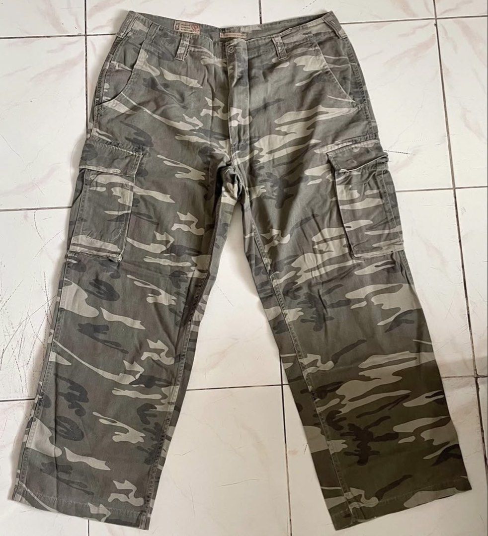 S&P Cargo Pants for Plus Size (Category: Looking For) located in Naga. Submitted by thesecondbloom (Listing ID 1457426279, Image 1). Description: S&B Quality Apparel Outfitters Cargo Pants (negotiable) 🏷️ ₱850 (still nego) FOR PLUS SIZE - fits 36-37 WL - high quality! 🛒 mop: GCash / BPI / cash on meet up MEET UP: Naga/Pili/Bula, CamSur rfs: closet declutter 🌸 Reminder： This is a pre-loved piece! All sales are final. No returns or refunds. Ship