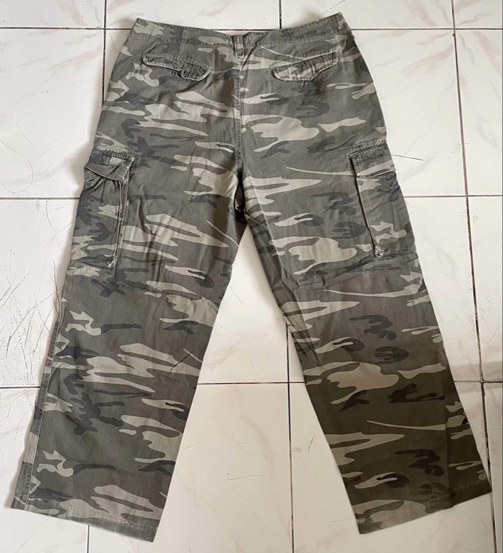 S&P Cargo Pants for Plus Size (Category: Looking For) located in Naga. Submitted by thesecondbloom (Listing ID 1457426279, Image 2). Description: S&B Quality Apparel Outfitters Cargo Pants (negotiable) 🏷️ ₱850 (still nego) FOR PLUS SIZE - fits 36-37 WL - high quality! 🛒 mop: GCash / BPI / cash on meet up MEET UP: Naga/Pili/Bula, CamSur rfs: closet declutter 🌸 Reminder： This is a pre-loved piece! All sales are final. No returns or refunds. Ship