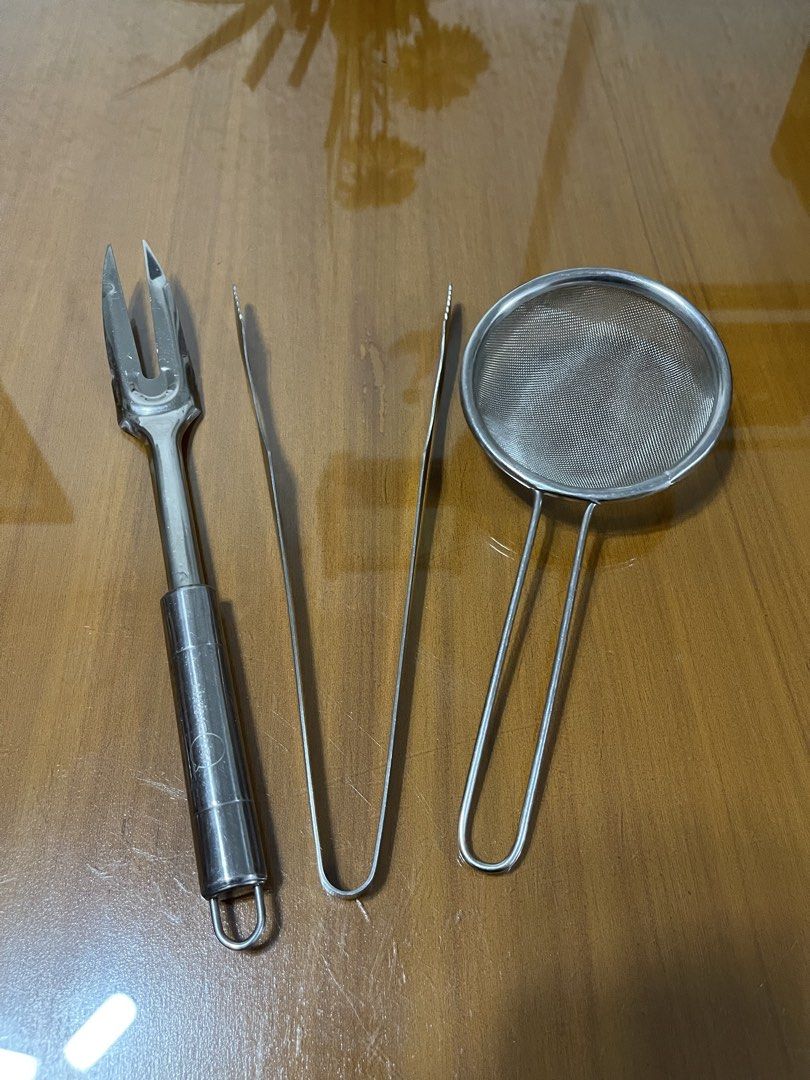 Stainless Kitchen Utensils Set (Category: Other Kitchenware & Tableware) located in Quezon City. Submitted by doublelkitchenware (Listing ID 1457439800, Image 1). Description: Stainless Kitchen Utensils Set LivingArt Meat Fork 31cm Tong 28cm Strainer 25x11 Makapal Minimal sign of usage Pick up or shipping via lalamove Provincial 🚚j&t Novaliches Qc .