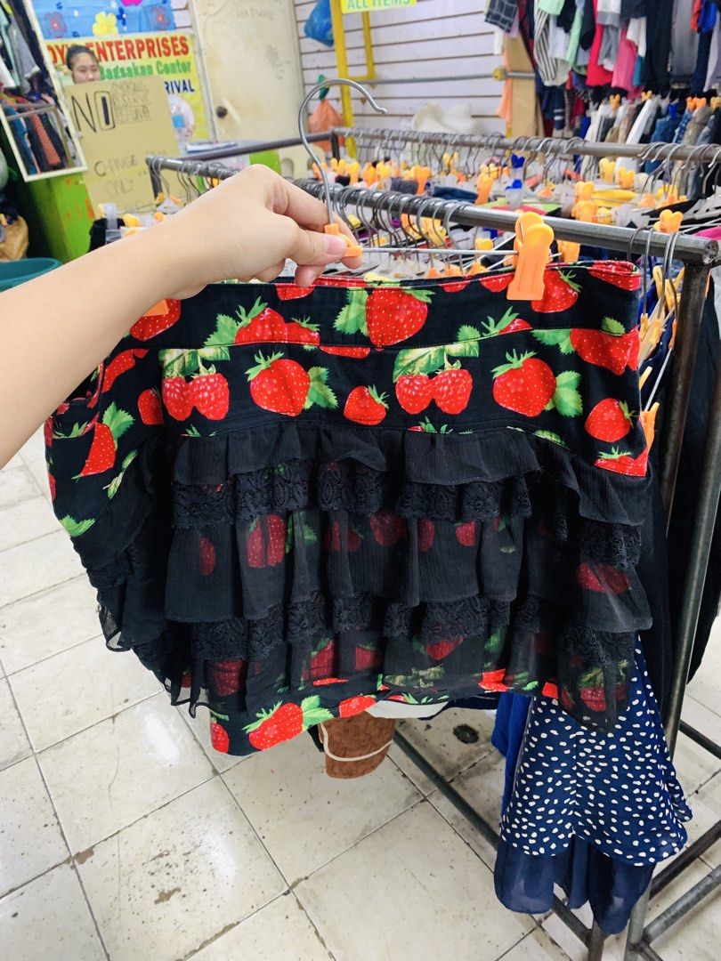 Strawberry Lace Skirt (Category: Skirts) located in Kabankalan. Submitted by leans_closet (Listing ID 1457450525, Image 1). Description: .