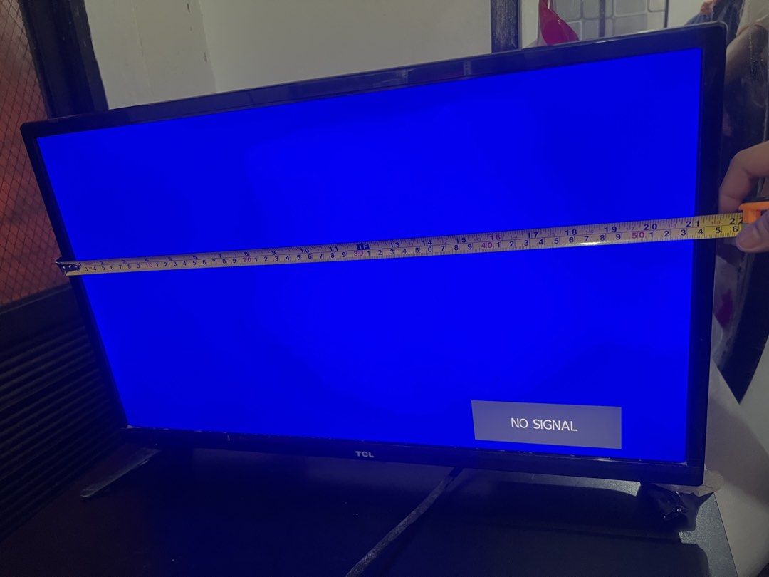 TCL Television - 24 inch (Category: TV) located in Manila. Submitted by qwerty56789999 (Listing ID 1457362108, Image 3). Description: TV TCL Used but not abused All are functioning properly Issues: Naputol yung sa stand niya (see the pics to check) No remote pero pwede bumili naman online at nagagamit siya kahit wala remote Rfs: Hindi na gagamitin dahil nag upgrade na Price: Php 2,000 still nego.