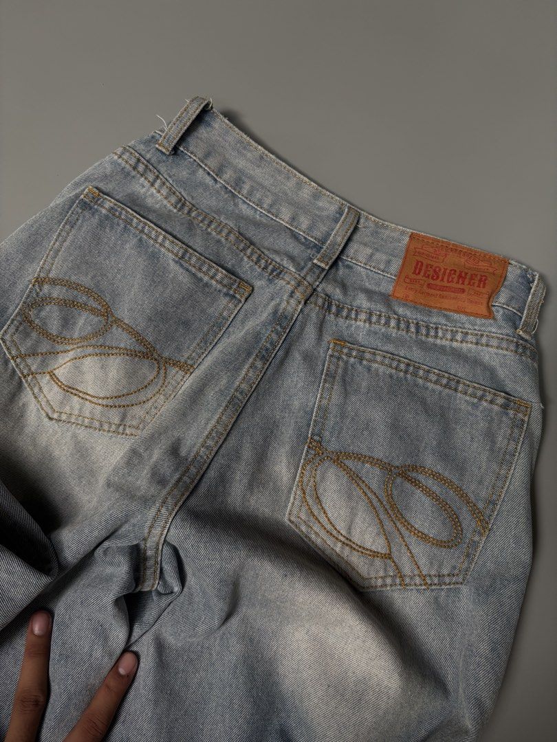Thrifted Baggy Jeans (Category: Jeans) located in Santa Cruz. Submitted by pizzaburger13 (Listing ID 1457476830, Image 3). Description: .