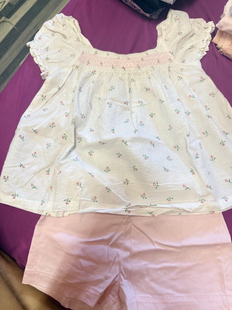 Tiny button set (Category: Babies & Kids Fashion) located in Perai. Submitted by naaanys (Listing ID 1457416553, Image 3). Description: - each rm25 - buy all 175 freepos - pickup/delivery/postage available 😁.