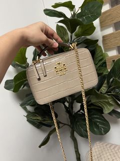 (Category: ) located in . Submitted by thedesignerpurse.mnl (Listing ID 1457392839, Image 1). Description: .