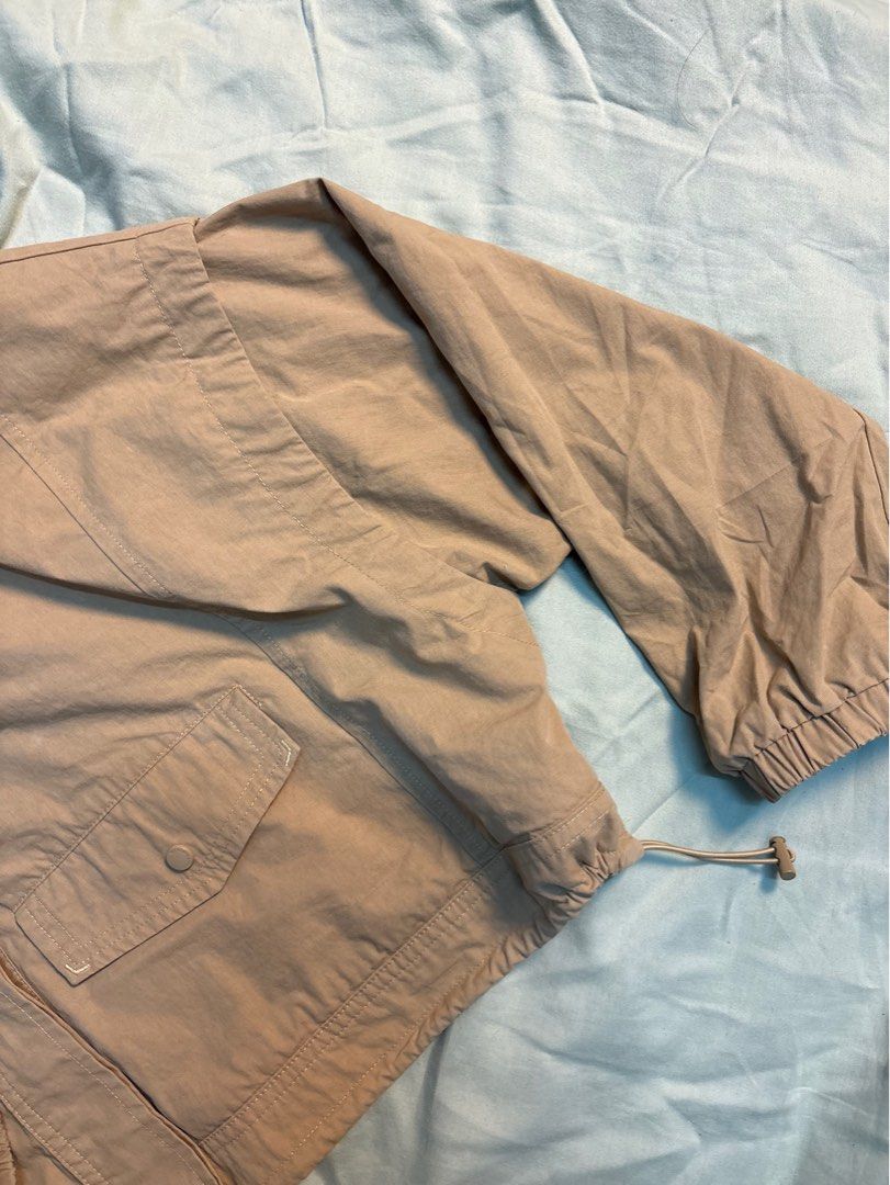 TRT Drawstring Jacket (Category: Coats, Jackets and Outerwear) located in Ampang. Submitted by juan_ammary (Listing ID 1457508273, Image 2). Description: .