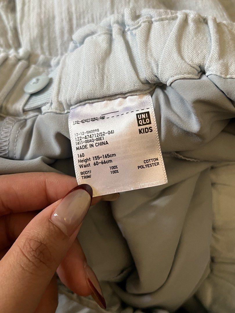 UNIQLO Blue Flowy Skorts (Category: Skirts) located in Manila. Submitted by cigeur_ (Listing ID 1457469235, Image 2). Description: Lp posted With minor unnoticeable flaw, see last pic.