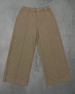 (Category: ) located in . Submitted by uniqssentials.co (Listing ID 1457347192, Image 1). Description: .