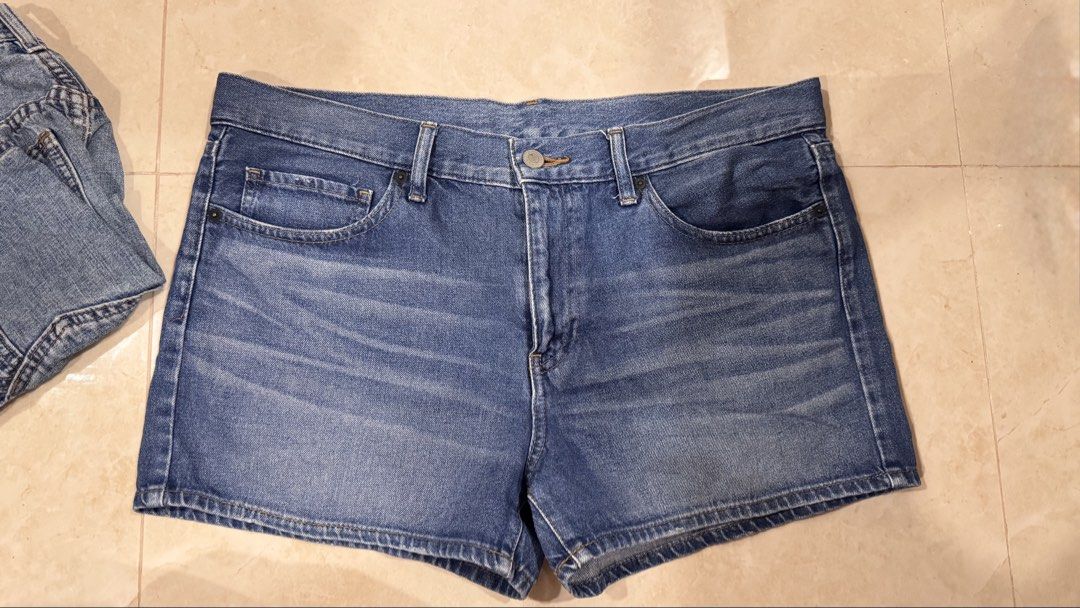 Uniqlo Denim Shorts (Category: Shorts) located in Quezon City. Submitted by decluttrqueen (Listing ID 1457446298, Image 1). Description: Uniqlo Denim Shorts Size: 36 inches waist Four working pockets.