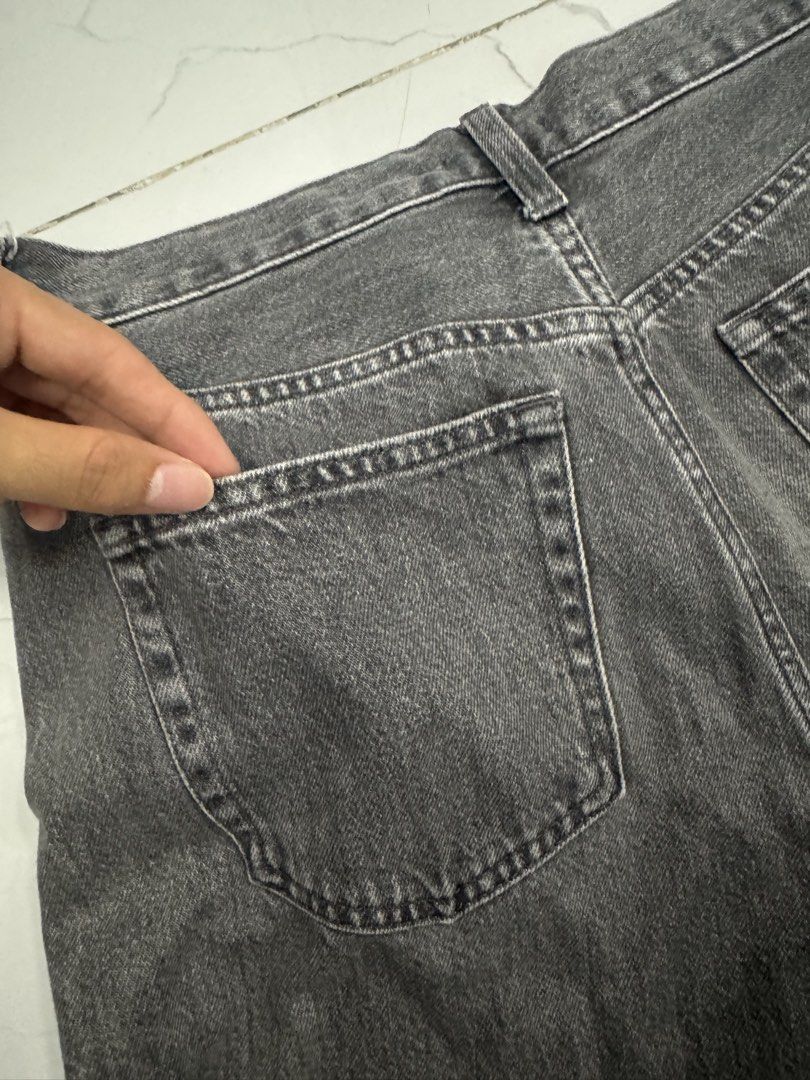 UNIQLO Grey Denim Jeans (Category: Jeans) located in Tanza. Submitted by d_sweats09 (Listing ID 1457373224, Image 3). Description: !!ALL DETAILS LISTED BELOW!! Uniqlo Gray Denim Jeans Price: 899+ SF (NEGO) * Good as new (No issues) * Size on tag 27 (68.5cm) waist * Waist: 31” * Inseam: 12.5” * Leg opening: 29” * Rise: 9.5” * Gray WASHED & READY TO WEAR Actual photos posted ||| Actual color may vary due to lighting. DM for faster transaction PAYME