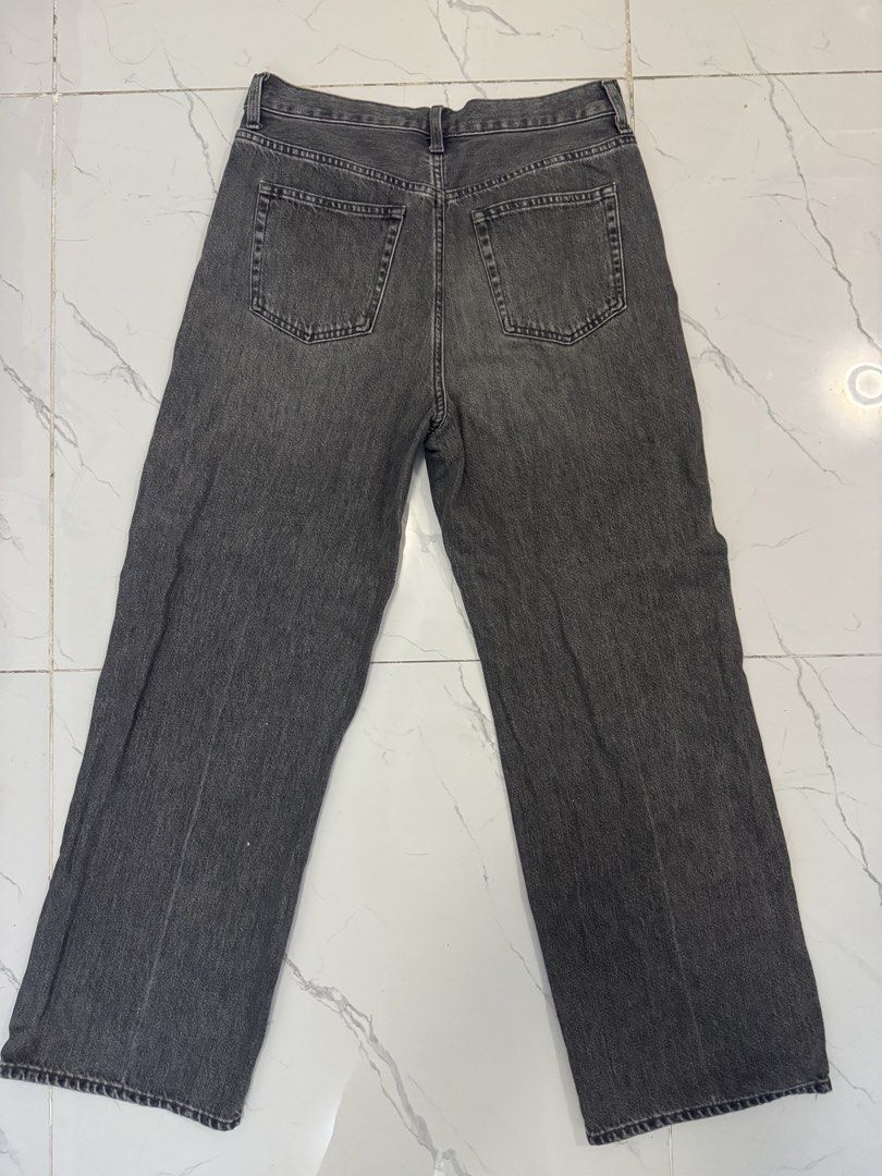UNIQLO Grey Denim Jeans (Category: Jeans) located in Tanza. Submitted by d_sweats09 (Listing ID 1457373224, Image 2). Description: !!ALL DETAILS LISTED BELOW!! Uniqlo Gray Denim Jeans Price: 899+ SF (NEGO) * Good as new (No issues) * Size on tag 27 (68.5cm) waist * Waist: 31” * Inseam: 12.5” * Leg opening: 29” * Rise: 9.5” * Gray WASHED & READY TO WEAR Actual photos posted ||| Actual color may vary due to lighting. DM for faster transaction PAYME
