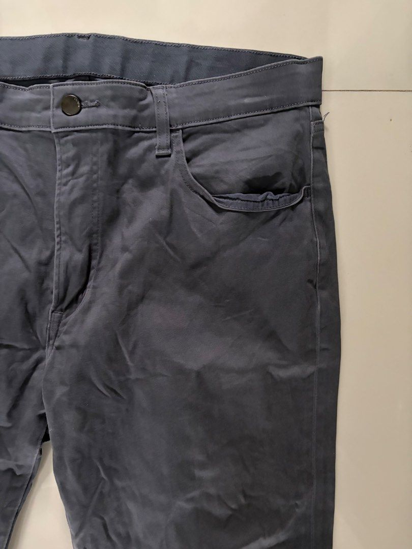 UNIQLO PANTS (Category: Chinos) located in Angeles City. Submitted by luigids (Listing ID 1457353939, Image 2). Description: SIZE XL NO ISSUE .