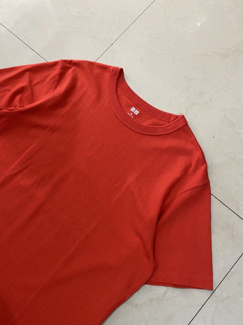UNIQLO U RED ORANGE CREWNECK TEE (Category: Tshirts & Polo Shirts ) located in Talisay. Submitted by hustlethrift_2600 (Listing ID 1457480449, Image 2). Description: UNIQLO U RED ORANGE CREWNECK TEE XL ON TAG 23-24 W 30 L EXCELLENT CONDITION 9.9/10 COLOR RATE NO ISSUE - 449 🏷️.