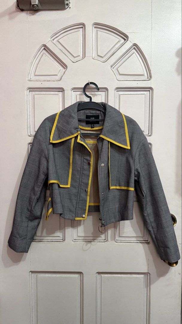 Urban Revivo Jacket (Category: Coats, Jackets and Outerwear) located in San Pedro. Submitted by a_styles (Listing ID 1457356828, Image 1). Description: ⭐️ Worn once ⭐️ S-M ⭐️ DM for when worn pics 📍Pacita, San Pedro, Laguna MOP💰: GCASH/Maya/SeaBank/BPI MOD🚚: Lalamove/JNT .