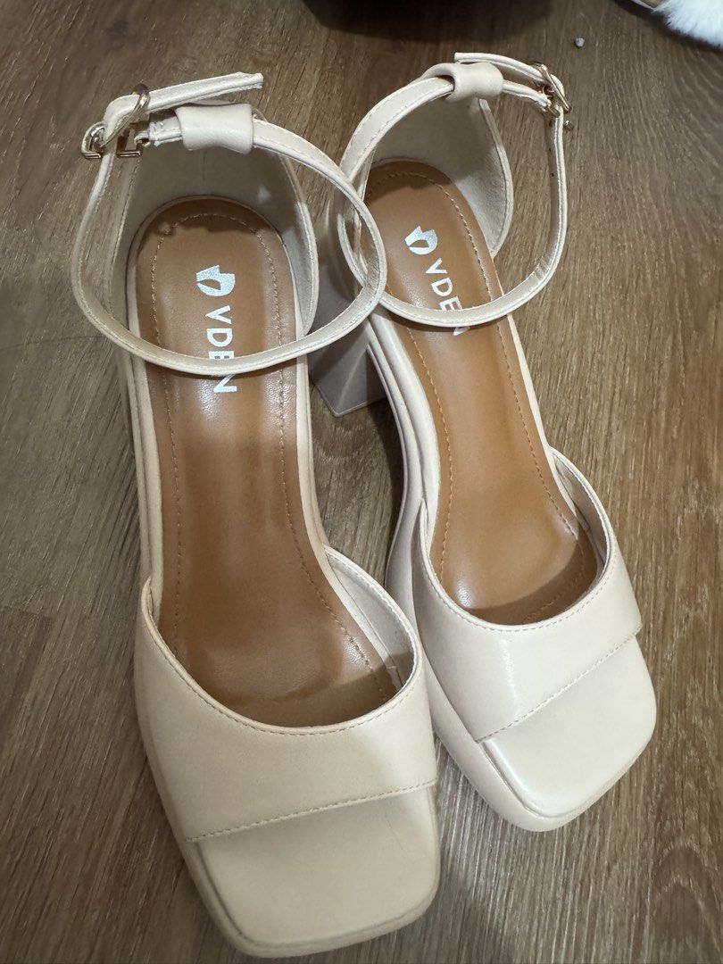 VDEN Elegant Ultra High Block Heeled Sandals (Category: Sandals) located in Makati City. Submitted by iamirishg (Listing ID 1457363322, Image 3). Description: VDEN Elegant Ultra High Block Heeled Sandals Used once for a wedding RFS: Decluttering.