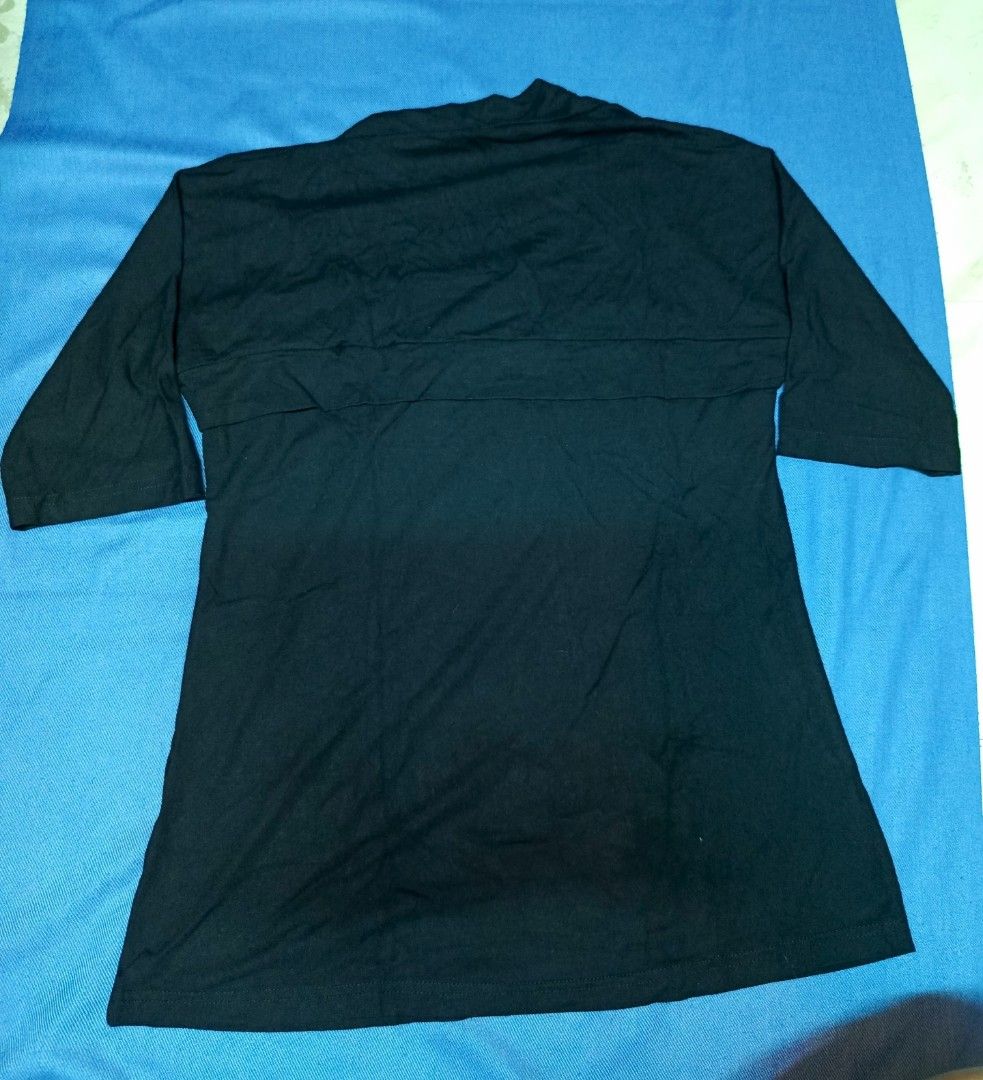 VGI Black Square Neck 3/4 Sleeve Top Size M (Category: Blouses) located in Manila. Submitted by fritzellin1807 (Listing ID 1457370310, Image 2). Description: - Brand: VGI - Color: Black - Neckline: Square - Sleeves: 3/4 length - Fabric: Soft and drapes nicely - Style: Great for layering, casual or dressy occasions - Measurements: Approximately 17 inches across the chest.